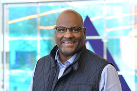 Aenis Harris Headshot