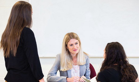professor with 2 students