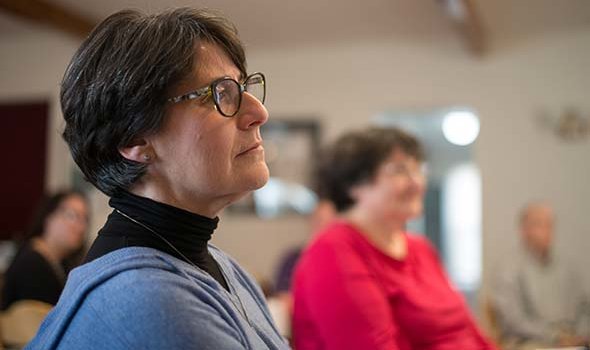 Dr. Arnaa Alcon attends meeting